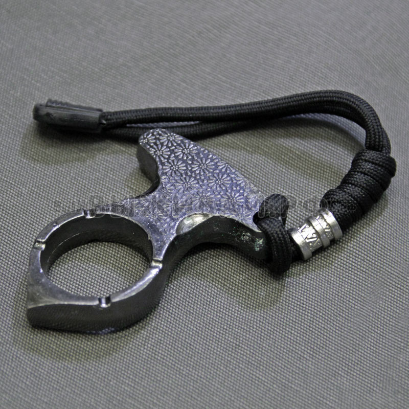 Кулон стальной с темляком Skull Keychain